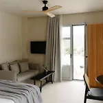 Гостевой дом Pnoes Skyros