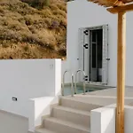 Pnoes Skyros 4*