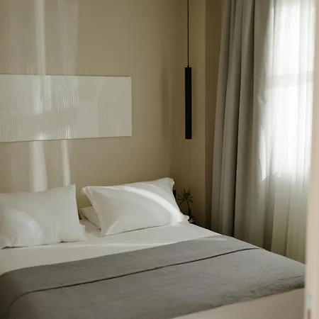 Pnoes Skyros Гостевой дом 4*